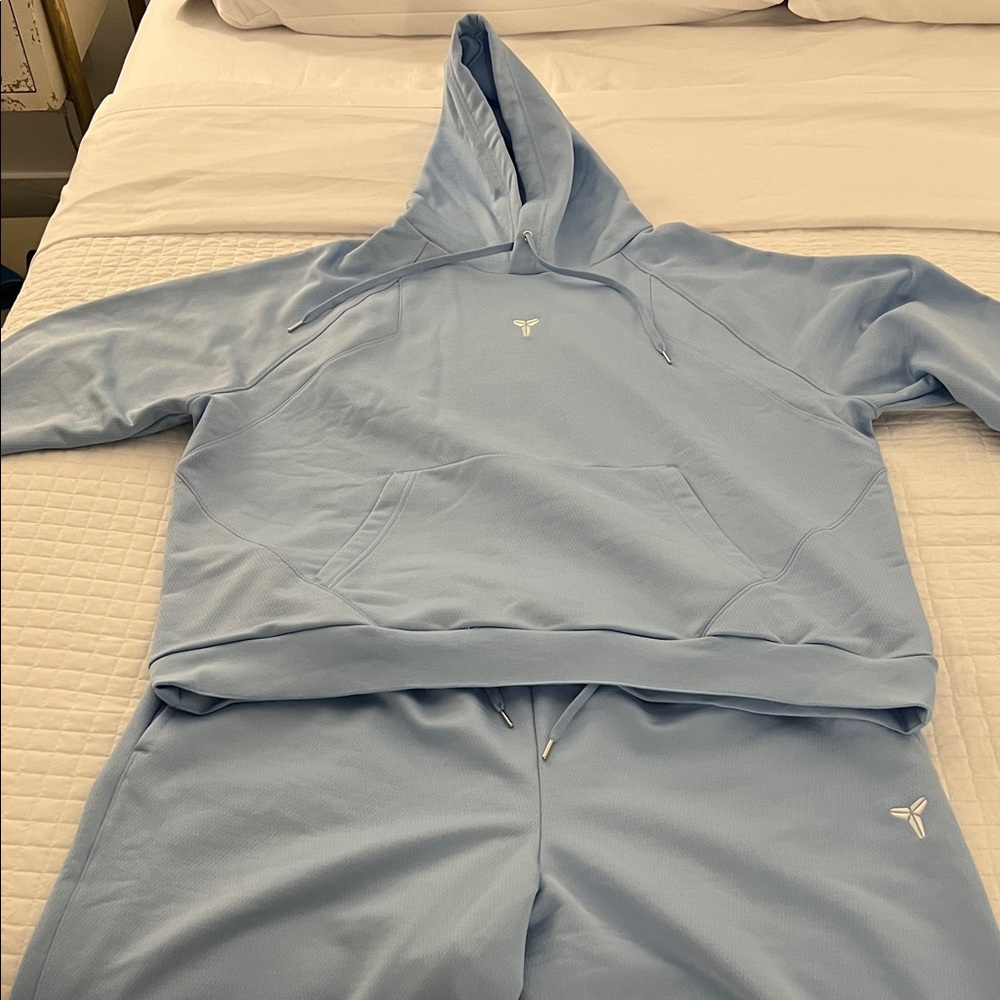 Nike Sky Blue (Kobe Bryant) Sweatsuit NEW WITHOUT TAGS… Never worn